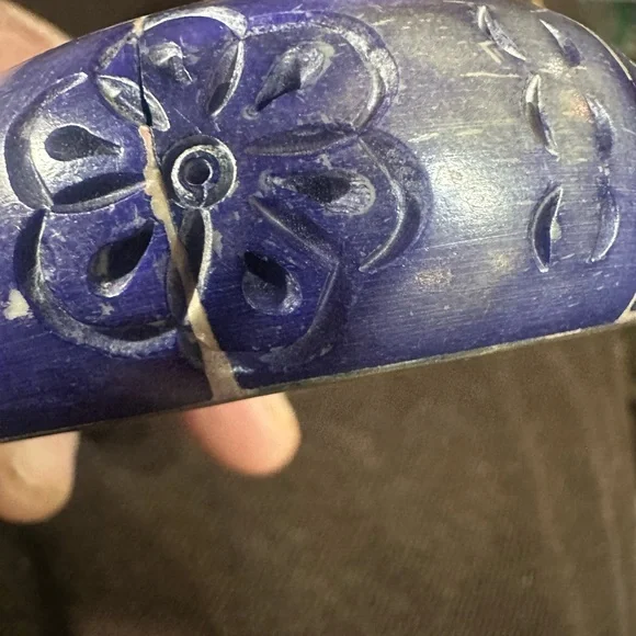 Bone Blue Floral Bangle Bracelet - Picture 4 of 12